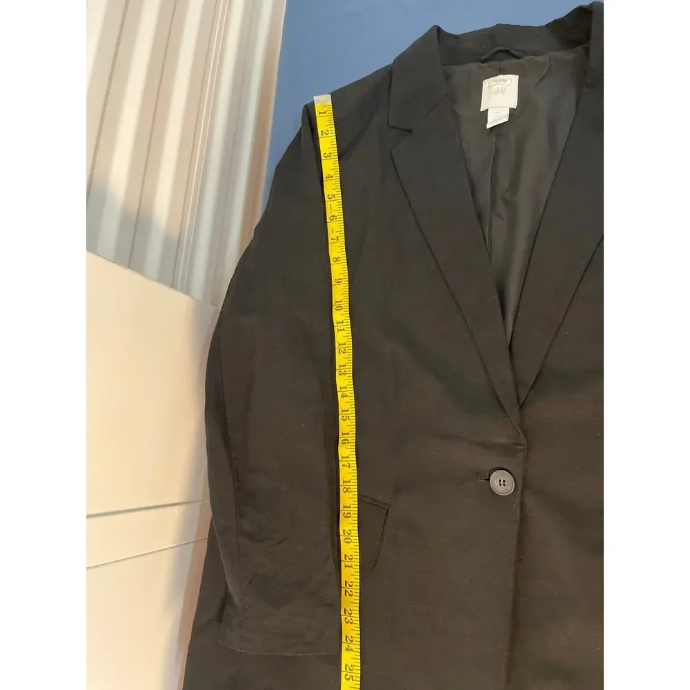 H&M‎ Women's Blazer with Shoulder Pads Color Black Size L Pre-owned